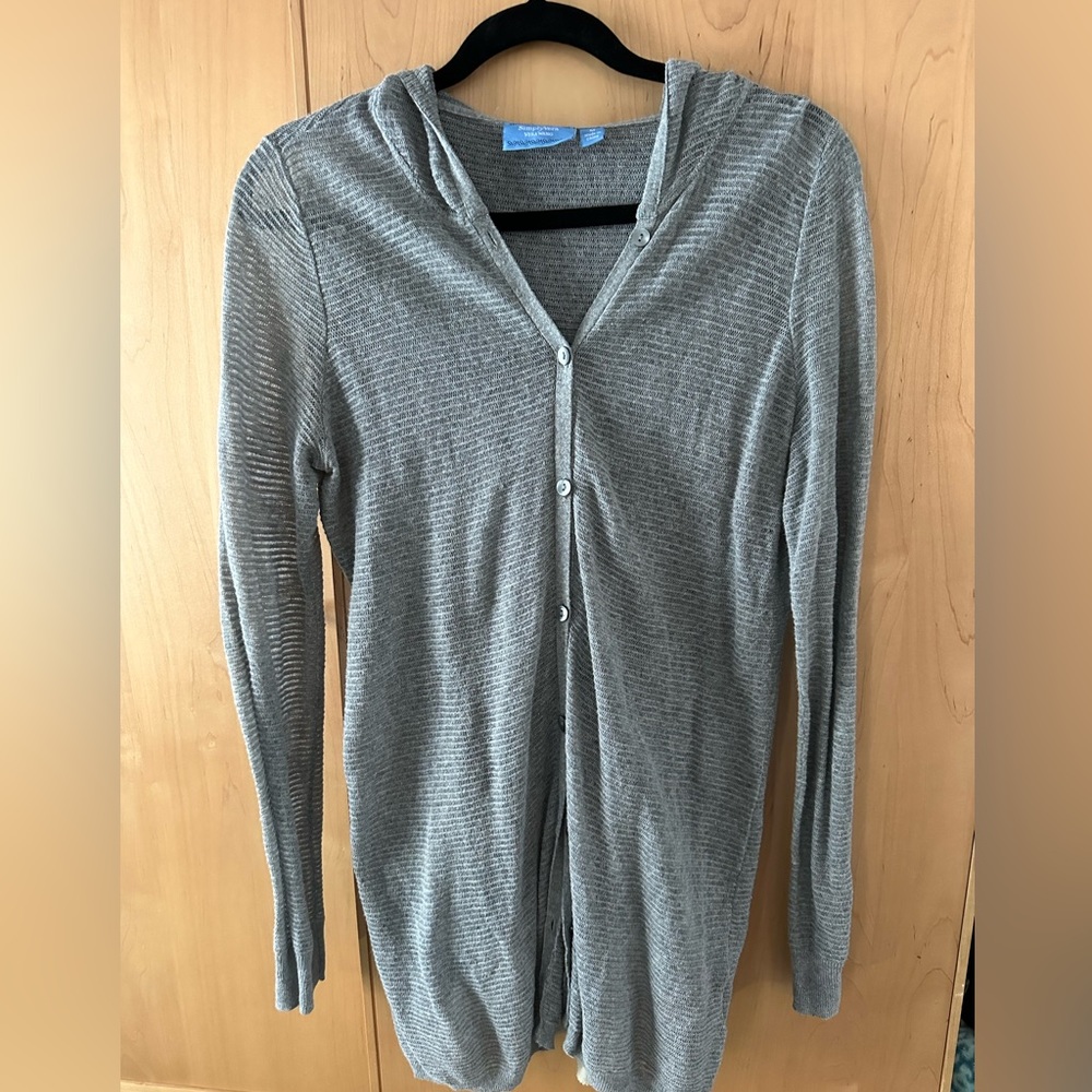 Vera Wang light knitted cardigan with hoodie, size M, color grey
